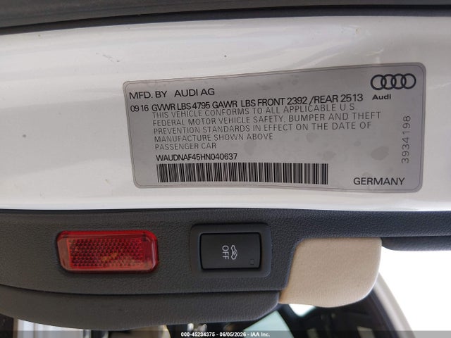 45234375 :رقم المزاد ، WAUDNAF45HN040637 vin ، 2017 Audi A4 2.0t Season Of Audi Premium مزاد بيع