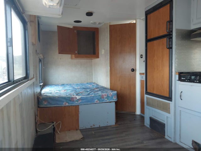 45234377 :رقم المزاد ، 1EF1C182074017159 vin ، 2007 Fleetwood Mallard مزاد بيع