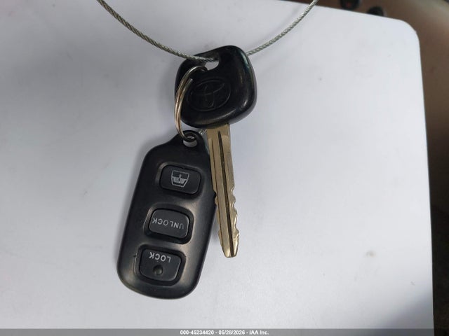 Aukcja sprzedaży 2001 Toyota Sequoia Sr5 V8, vin: 5TDZT34A11S033803, numer aukcji: 45234420