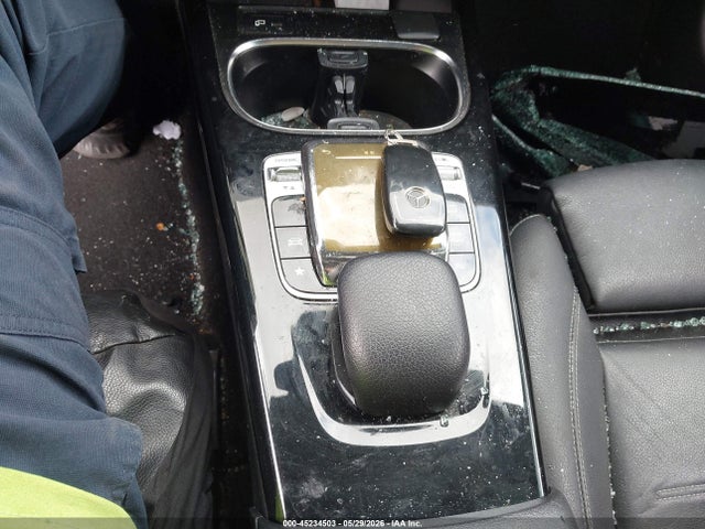 WDD3G4EB4KW034166 Mercedes-Benz A 220