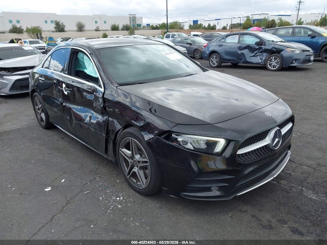 WDD3G4EB4KW034166 Mercedes-Benz A 220