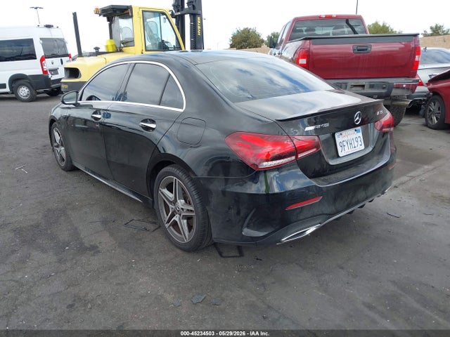 WDD3G4EB4KW034166 Mercedes-Benz A 220