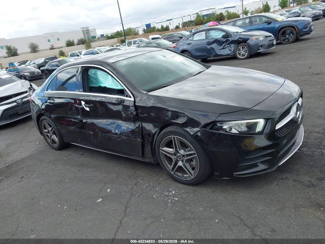 WDD3G4EB4KW034166 Mercedes-Benz A 220