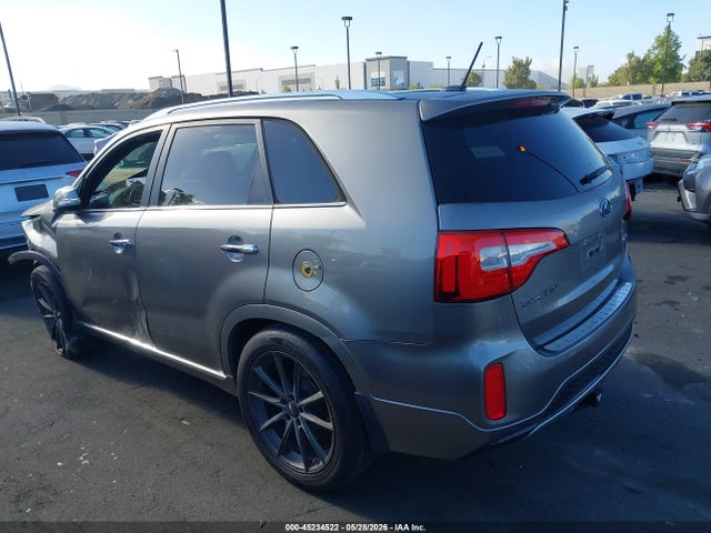 45234522 :رقم المزاد ، 5XYKW4A71FG637668 vin ، 2015 Kia Sorento Limited V6 مزاد بيع