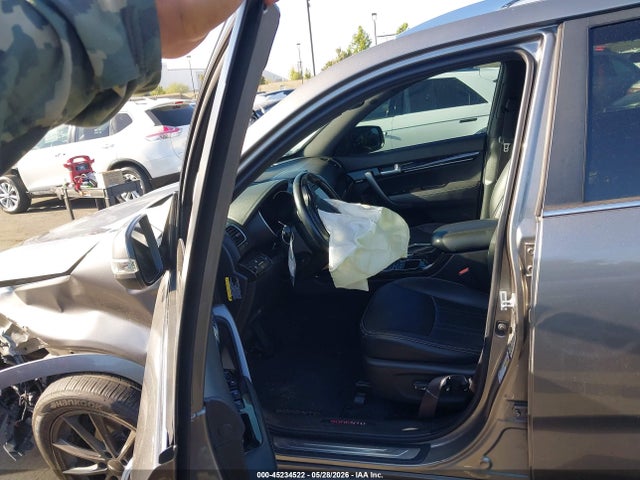 45234522 :رقم المزاد ، 5XYKW4A71FG637668 vin ، 2015 Kia Sorento Limited V6 مزاد بيع