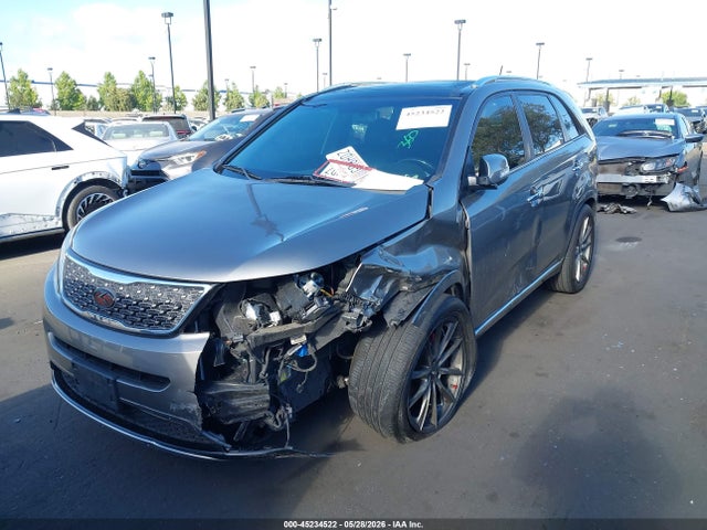 45234522 :رقم المزاد ، 5XYKW4A71FG637668 vin ، 2015 Kia Sorento Limited V6 مزاد بيع