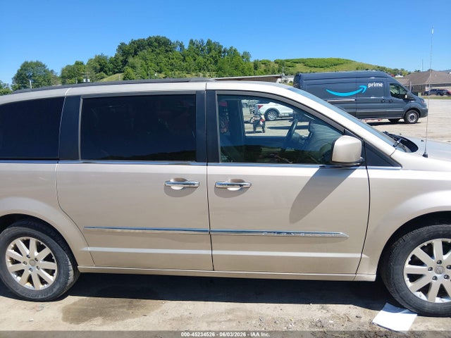 45234526 :رقم المزاد ، 2C4RC1BG9GR121835 vin ، 2016 Chrysler Town & Country Touring مزاد بيع