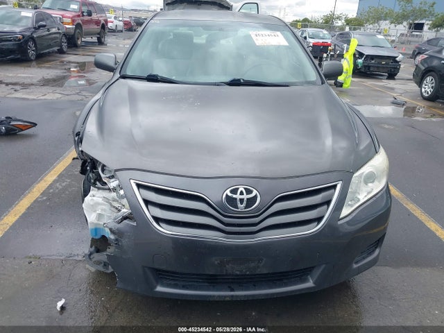 2011 Toyota Camry Le მანქანა იყიდება აუქციონზე, vin: JTNBF3EKXB3010986, აუქციონის ნომერი: 45234542