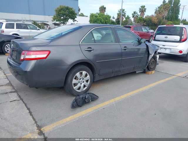 2011 Toyota Camry Le მანქანა იყიდება აუქციონზე, vin: JTNBF3EKXB3010986, აუქციონის ნომერი: 45234542