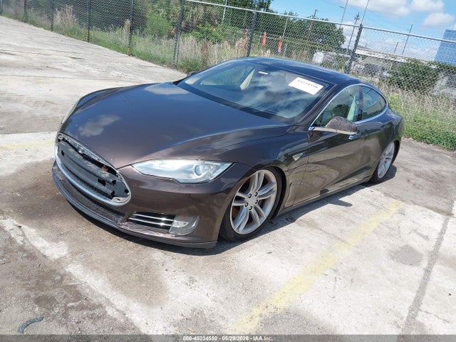 45234550 :رقم المزاد ، 5YJSA1DN6DFP11498 vin ، 2013 Tesla Model S مزاد بيع