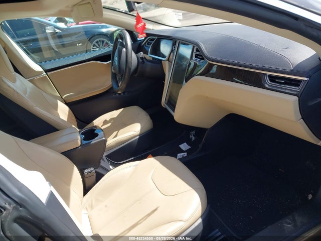 45234550 :رقم المزاد ، 5YJSA1DN6DFP11498 vin ، 2013 Tesla Model S مزاد بيع