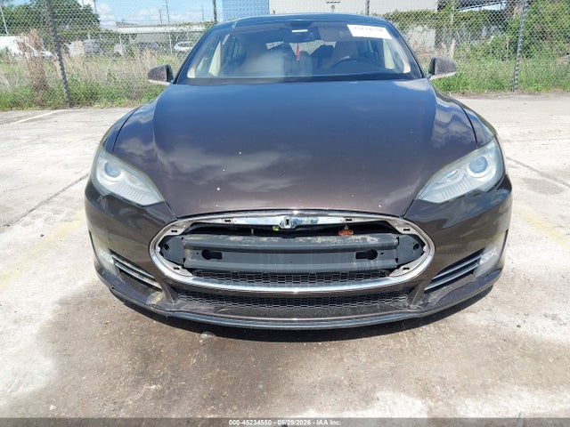 45234550 :رقم المزاد ، 5YJSA1DN6DFP11498 vin ، 2013 Tesla Model S مزاد بيع
