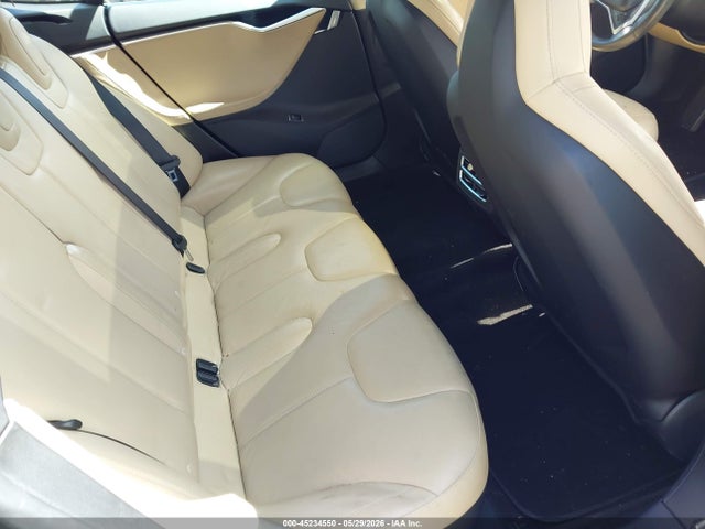 45234550 :رقم المزاد ، 5YJSA1DN6DFP11498 vin ، 2013 Tesla Model S مزاد بيع