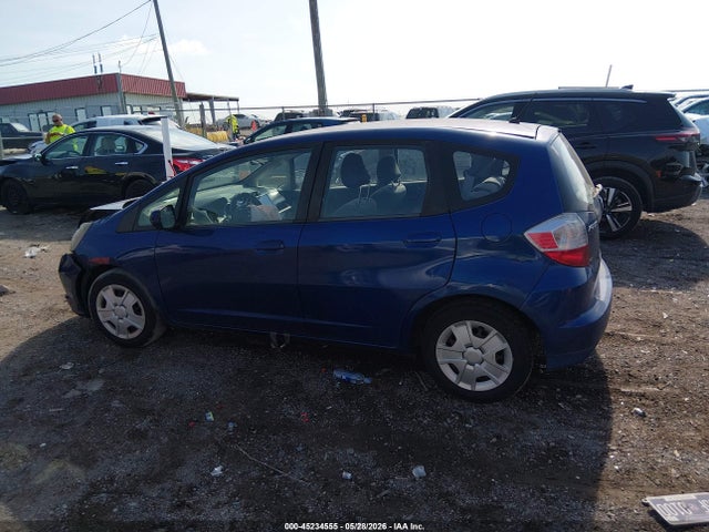 45234555 :رقم المزاد ، JHMGE8H30DC078262 vin ، 2013 Honda Fit مزاد بيع
