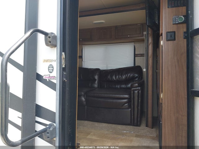 2016 Forest River Solaire Camper მანქანა იყიდება აუქციონზე, vin: 4X4TPAH25GN020207, აუქციონის ნომერი: 45234573