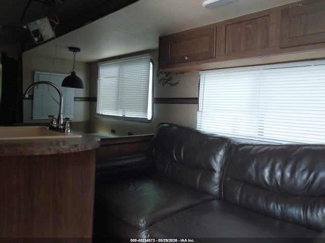 2016 Forest River Solaire Camper მანქანა იყიდება აუქციონზე, vin: 4X4TPAH25GN020207, აუქციონის ნომერი: 45234573