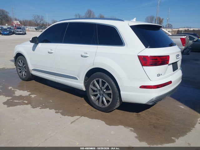 Audi Q7 3.0t Premium 2018 WA1LAAF77JD016110 Image 3