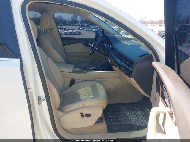 Audi Q7 3.0t Premium 2018 WA1LAAF77JD016110 Image 5