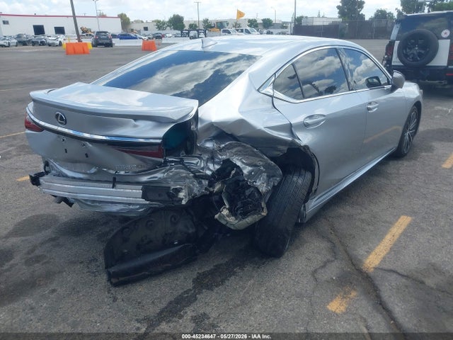 Lexus ES 300H 2025 58ADA1C17SU063234 Image 4