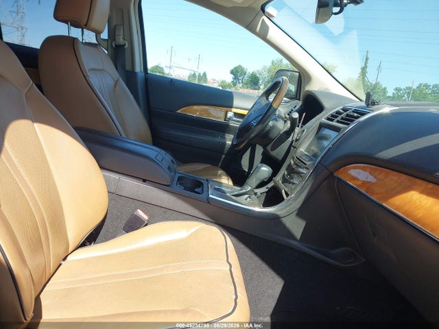 45234795 :رقم المزاد ، 2LMDJ8JKXBBJ14828 vin ، 2011 Lincoln Mkx مزاد بيع