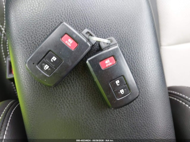 Toyota Rav4 Xle 2018 2T3RFREV4JW704164 Image 11