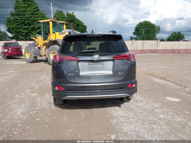 Toyota Rav4 Xle 2018 2T3RFREV4JW704164 Image 16