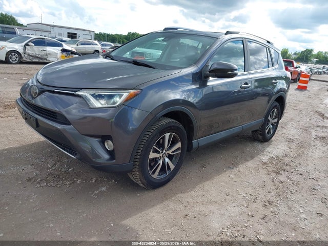 Toyota Rav4 Xle 2018 2T3RFREV4JW704164 Image 2