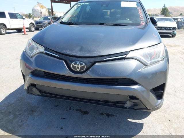 Aukcja sprzedaży 2018 Toyota Rav4 Le, vin: JTMZFREV4JD121896, numer aukcji: 45234830