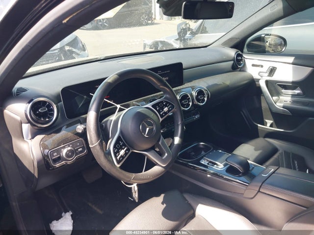 W1K3G4EB1LW044624 Mercedes-Benz A 220