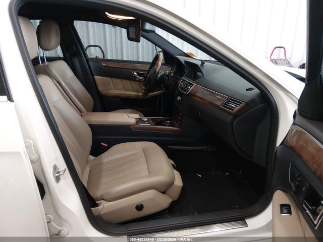 45234948 :رقم المزاد ، WDDHF9AB7BA502318 vin ، 2011 Mercedes-benz E 550 4matic مزاد بيع