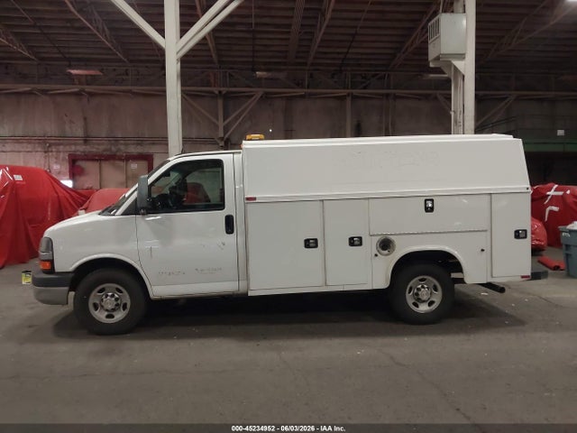 2015 Chevrolet Express Cutaway 3500 მანქანა იყიდება აუქციონზე, vin: 1GB0G2CGXF1137390, აუქციონის ნომერი: 45234952