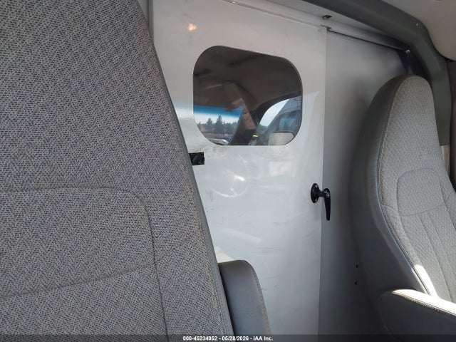 2015 Chevrolet Express Cutaway 3500 მანქანა იყიდება აუქციონზე, vin: 1GB0G2CGXF1137390, აუქციონის ნომერი: 45234952