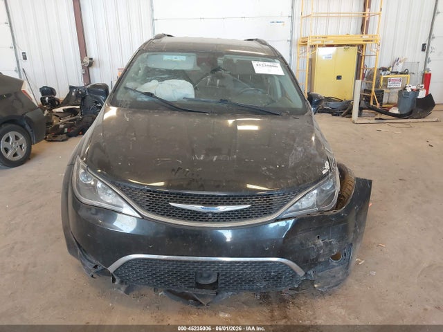 Продажа на аукционе авто 2018 Chrysler Pacifica Touring L, vin: 2C4RC1BG5JR166956, номер лота: 45235006
