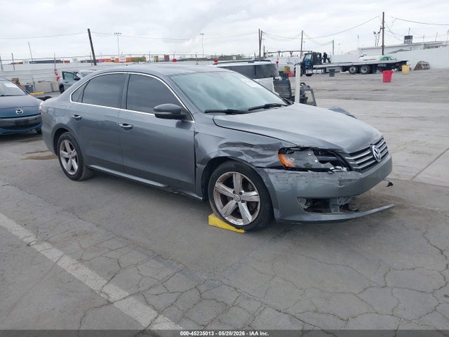 2013 Volkswagen Passat 2.5l Se მანქანა იყიდება აუქციონზე, vin: 1VWBP7A3XDC047673, აუქციონის ნომერი: 45235013