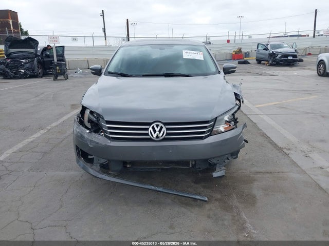 2013 Volkswagen Passat 2.5l Se მანქანა იყიდება აუქციონზე, vin: 1VWBP7A3XDC047673, აუქციონის ნომერი: 45235013