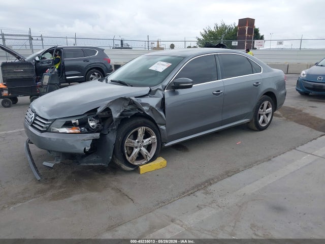 2013 Volkswagen Passat 2.5l Se მანქანა იყიდება აუქციონზე, vin: 1VWBP7A3XDC047673, აუქციონის ნომერი: 45235013