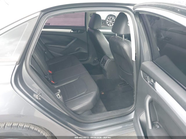 2013 Volkswagen Passat 2.5l Se მანქანა იყიდება აუქციონზე, vin: 1VWBP7A3XDC047673, აუქციონის ნომერი: 45235013