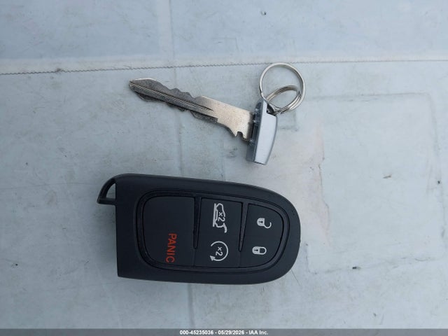 2021 Jeep Cherokee Latitude Lux Fwd მანქანა იყიდება აუქციონზე, vin: 1C4PJLMX2MD174168, აუქციონის ნომერი: 45235036