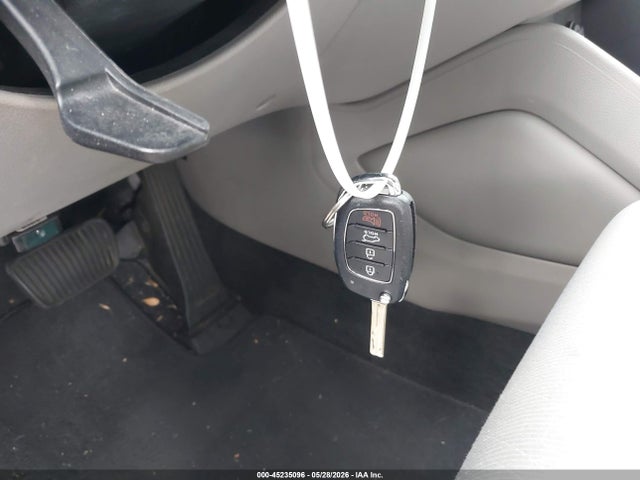 KM8J23A49HU396124 Hyundai TUCSON SE