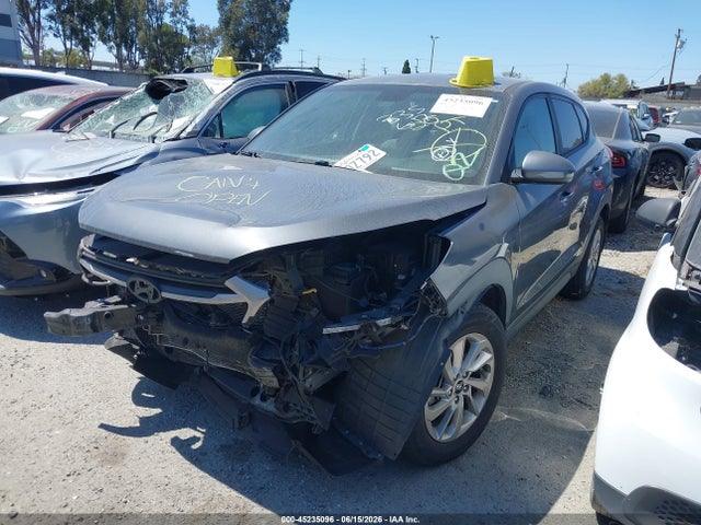 KM8J23A49HU396124 Hyundai TUCSON SE