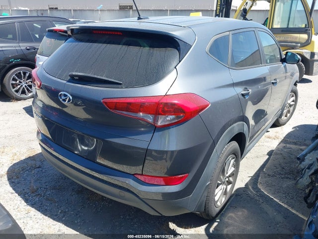 KM8J23A49HU396124 Hyundai TUCSON SE