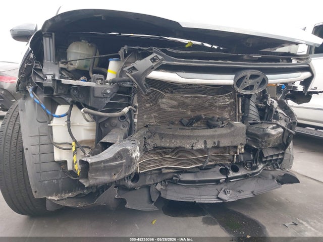 KM8J23A49HU396124 Hyundai TUCSON SE