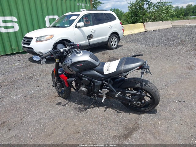 2023 Triumph Motorcycle Trident 660 მანქანა იყიდება აუქციონზე, vin: SMTL10UL5PTBE5364, აუქციონის ნომერი: 45235110
