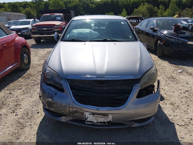 2014 Chrysler 200 Limited მანქანა იყიდება აუქციონზე, vin: 1C3CCBCG3EN183790, აუქციონის ნომერი: 45235191