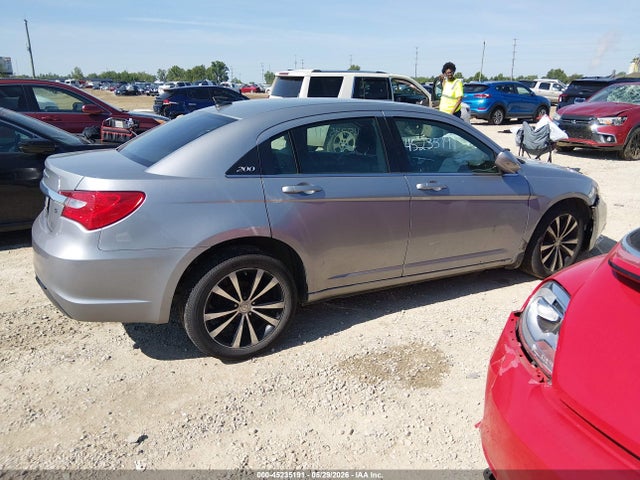 2014 Chrysler 200 Limited მანქანა იყიდება აუქციონზე, vin: 1C3CCBCG3EN183790, აუქციონის ნომერი: 45235191