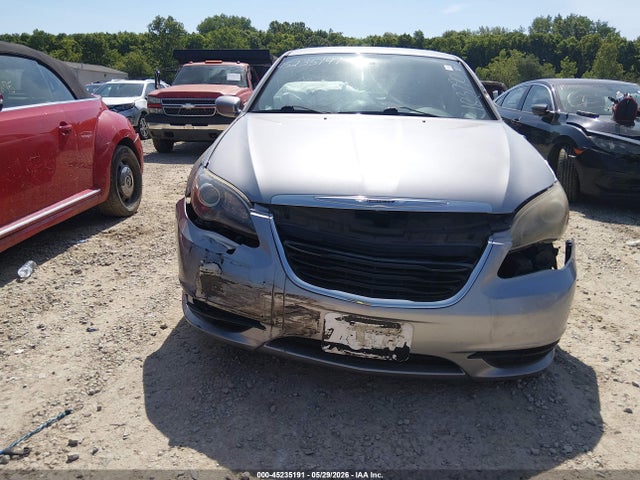 2014 Chrysler 200 Limited მანქანა იყიდება აუქციონზე, vin: 1C3CCBCG3EN183790, აუქციონის ნომერი: 45235191