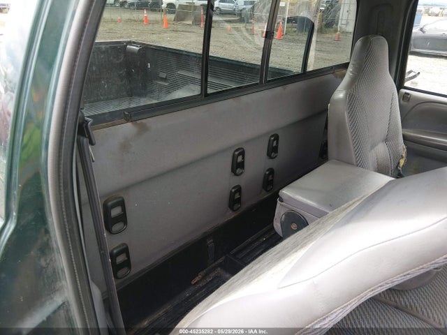 45235282 :رقم المزاد ، 1B7HC16X7YS595224 vin ، 2000 Dodge Ram 1500 St/ws مزاد بيع