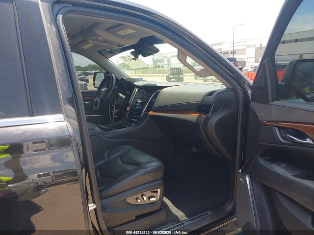 45235333 :رقم المزاد ، 1GYS3BKJ1HR294382 vin ، 2017 Cadillac Escalade Luxury مزاد بيع