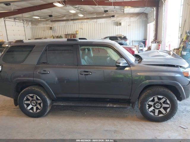 45235428 :رقم المزاد ، JTEBU5JR5H5454455 vin ، 2017 Toyota 4runner Sr5 مزاد بيع