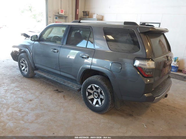 45235428 :رقم المزاد ، JTEBU5JR5H5454455 vin ، 2017 Toyota 4runner Sr5 مزاد بيع